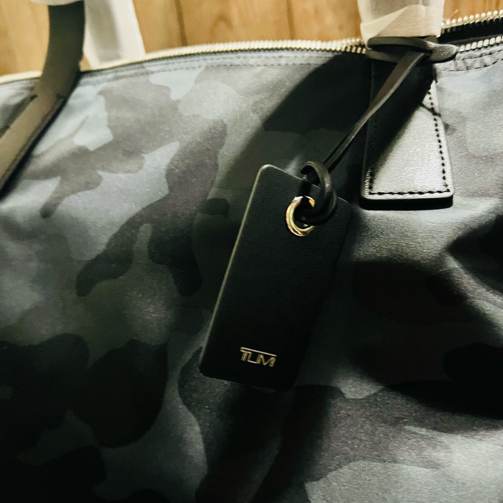 AUTHENTIC TUMI HOPE BAG - Picture 2 of 8